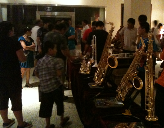 “AG真人之夜”萨克斯管音乐会暨CUSTOM-VIP俱乐部活动在烟台成功举办