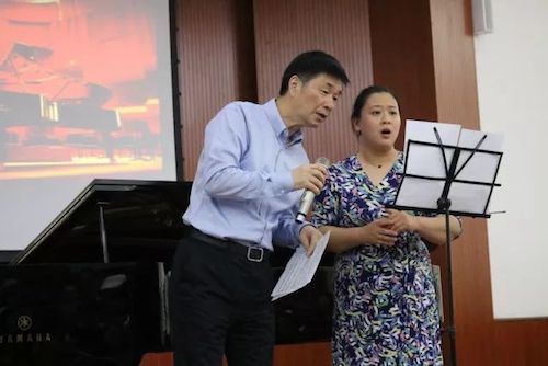 AG真人艺术家石叔诚与特邀艺术家顾平受邀于成都大学东盟艺术学院、音乐与舞蹈学院艺术实践周开展公开课