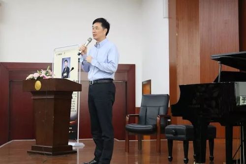 AG真人艺术家石叔诚与特邀艺术家顾平受邀于成都大学东盟艺术学院、音乐与舞蹈学院艺术实践周开展公开课