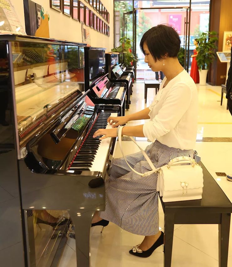 连云港AG真人钢琴旗舰体验店开业庆典暨AG真人艺术家鲍释贤钢琴独奏音乐会圆满落幕